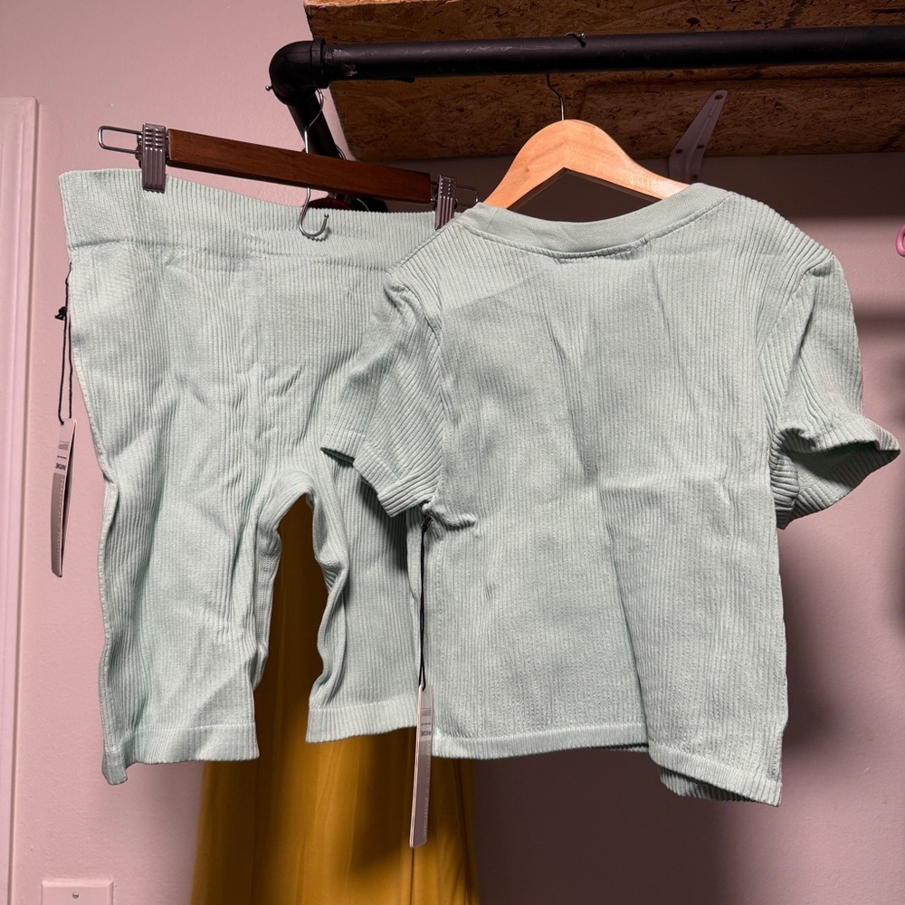 forever 21 pantone set - Picture 2 of 3